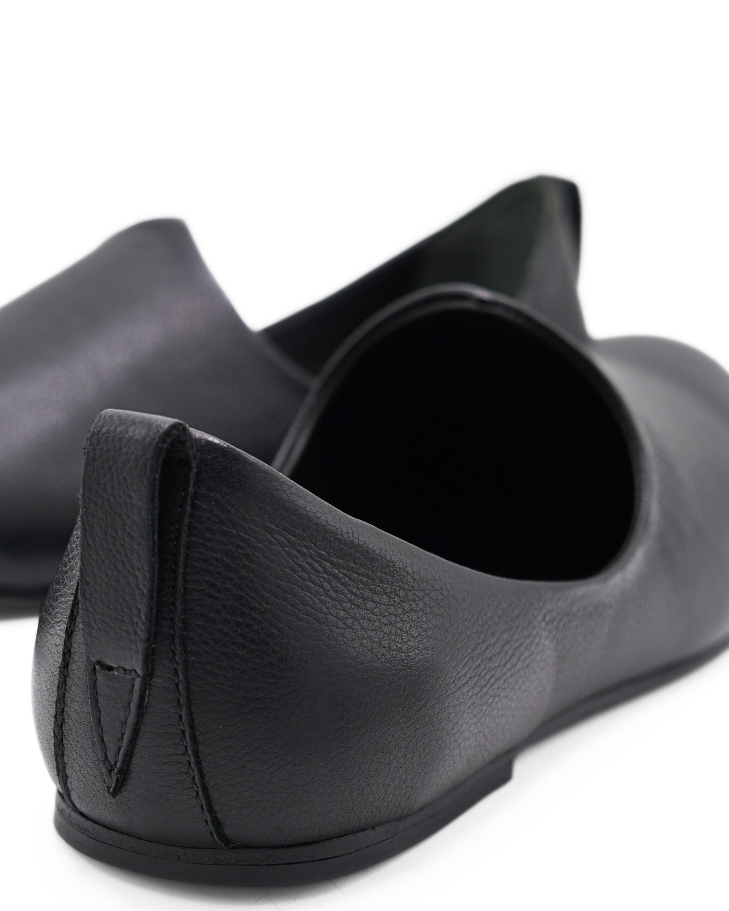 Rayasti Khussa Black